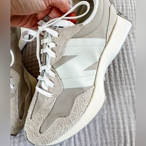 New Balance 327 sneakers